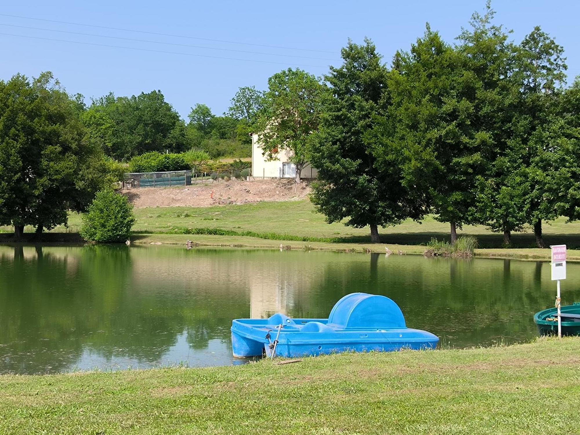 Etang Pre De La Font Hotel Cercles Exterior photo